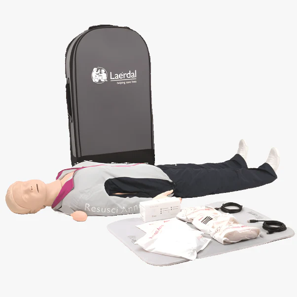 Resusci Anne QCPR — helkropp med väska